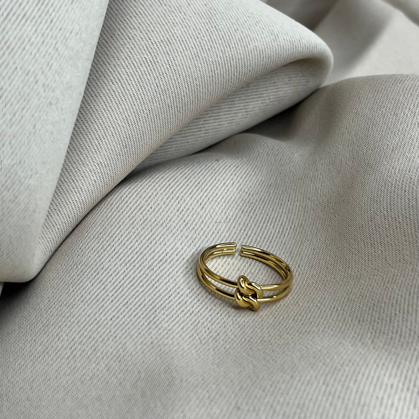 Bague fine noeud