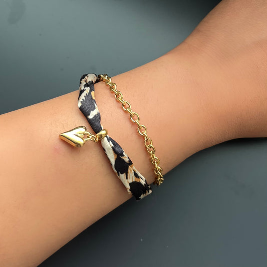Bracelet tissu motif animalier léopard et chaîne dorée pendentif coeur