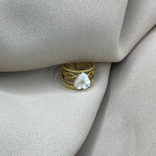 Bague fleur blanche